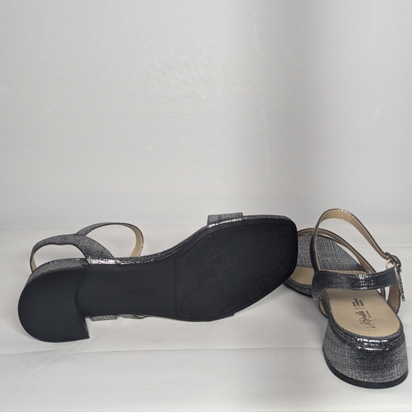 NEW Life Stride Womens Julep Ankle Strap Sandal Heeled Sandal Sz 11 Wide silver - Picture 3 of 4